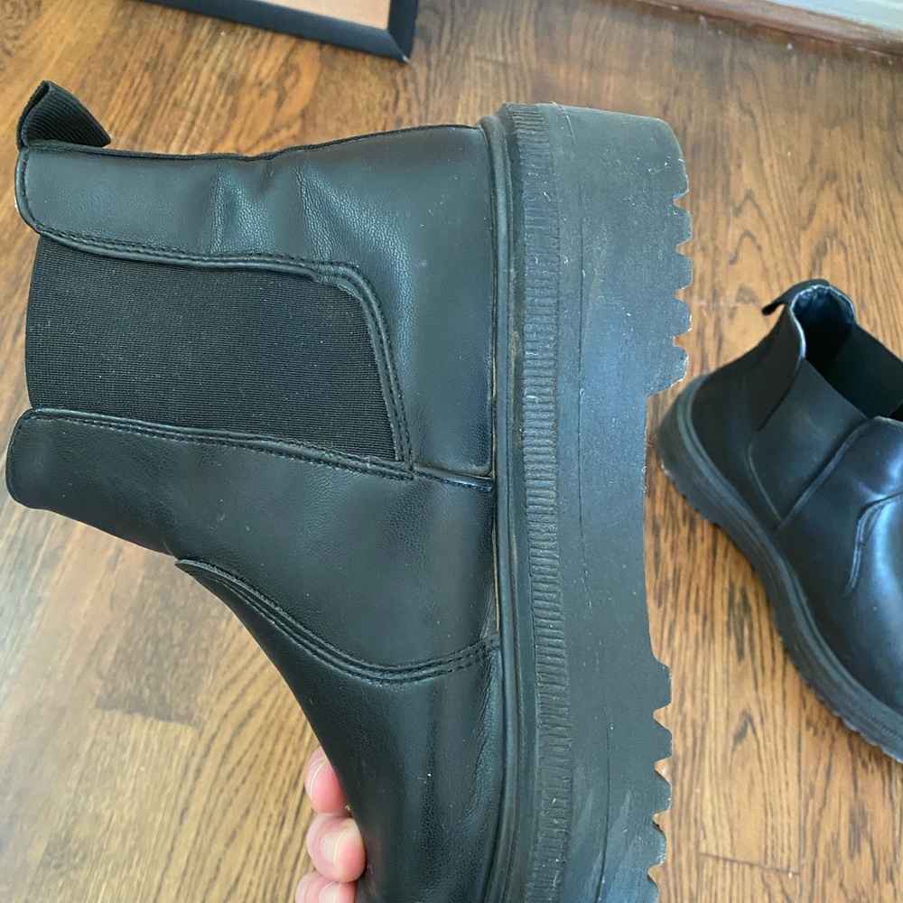 Steve Madden Chunky Sole Pull-On Ankle Boots - Picture 8 of 8